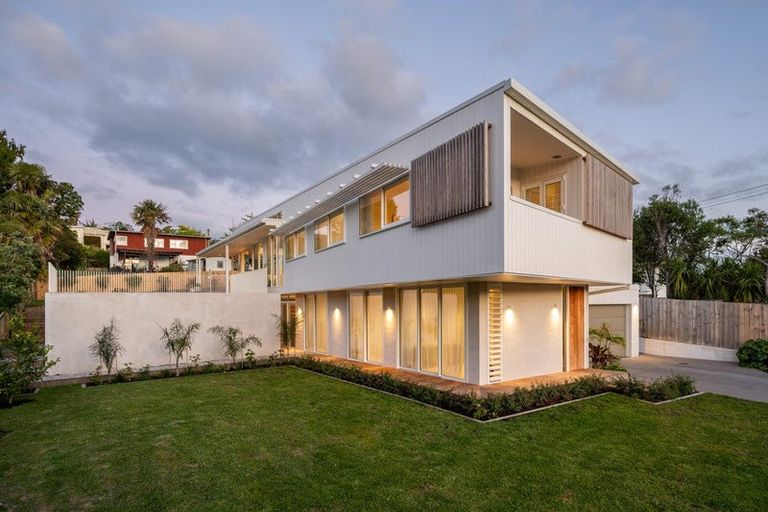 Photo of property in 5 Seaton Road, Murrays Bay, Auckland, 0630