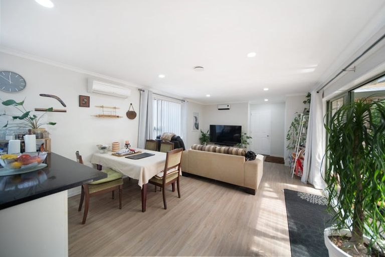 Photo of property in 4 Kumar Place, The Gardens, Auckland, 2105