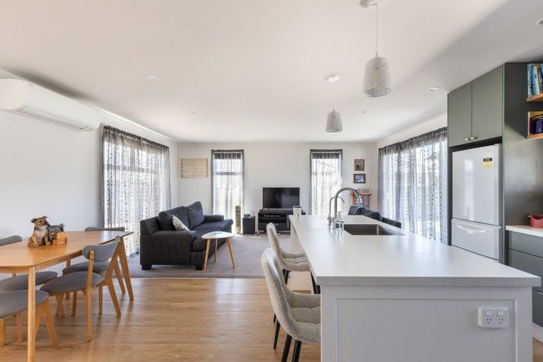 Photo of property in 6 Toutouwai Lane, Inglewood, 4330