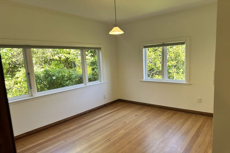 Photo of property in 8 Trelissick Crescent, Ngaio, Wellington, 6035