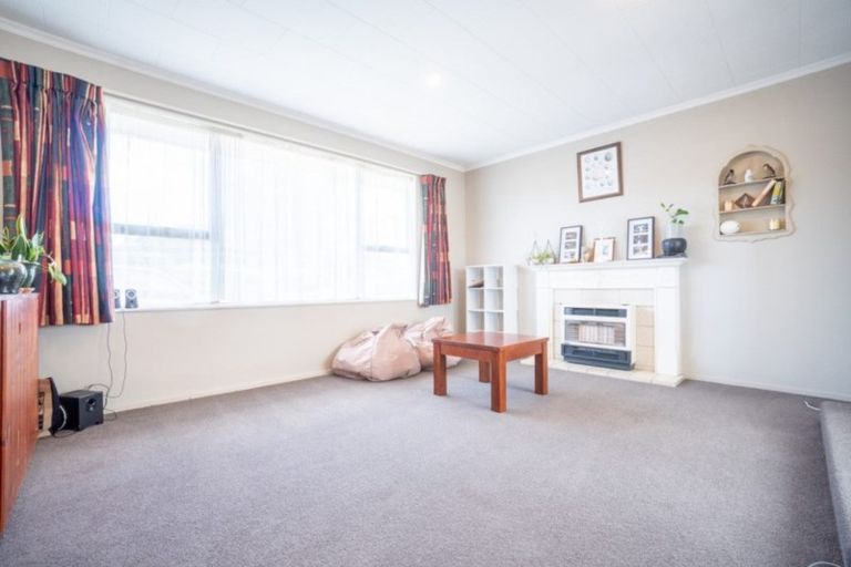 Photo of property in 37 Humphries Place, Awapuni, Palmerston North, 4412