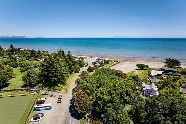 Photo of property in 12 Matatua Road, Raumati Beach, Paraparaumu, 5032
