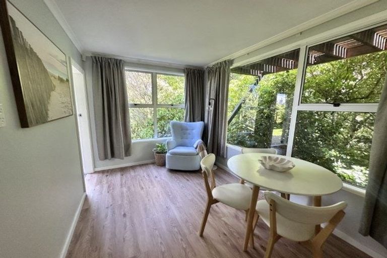 Photo of property in 2 Corlett Road, Plimmerton, Porirua, 5026