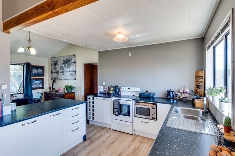 Photo of property in 1005a Heretaunga Street East, Parkvale, Hastings, 4122