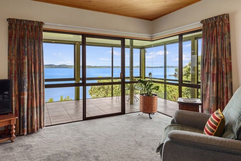 Photo of property in 20 Manganese Point Road, Tamaterau, Whangarei, 0174