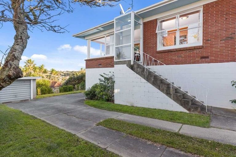 Photo of property in 3/18 Knights Road, Rothesay Bay, Auckland, 0630