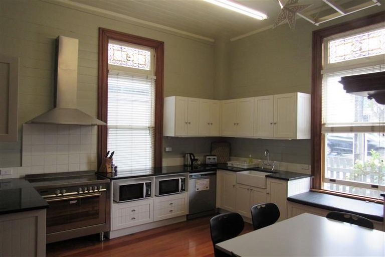 Photo of property in 195 The Terrace, Wellington Central, Wellington, 6011