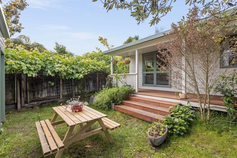 Photo of property in 8a Nimon Street, Havelock North, 4130