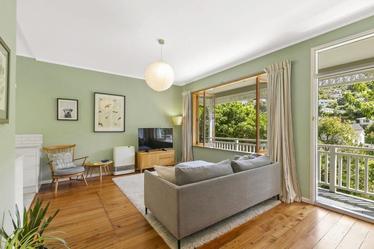 Photo of property in 71 Severn Street, Island Bay, Wellington, 6023