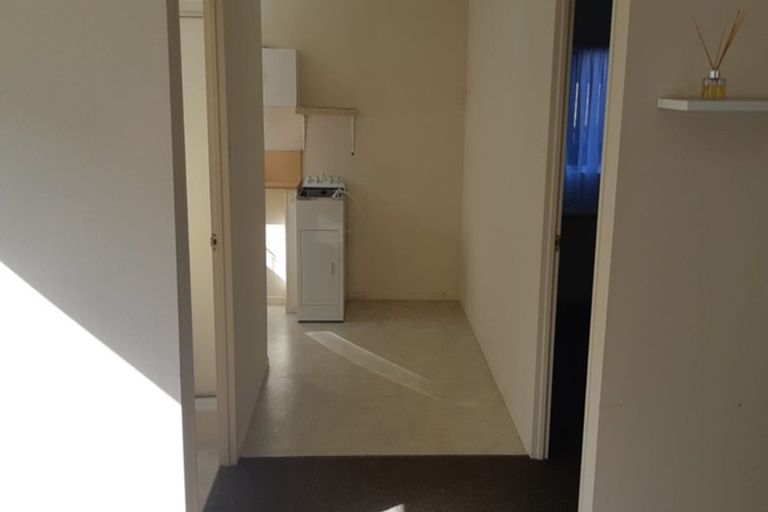 Photo of property in 4229 Great North Road, Glendene, Auckland, 0602