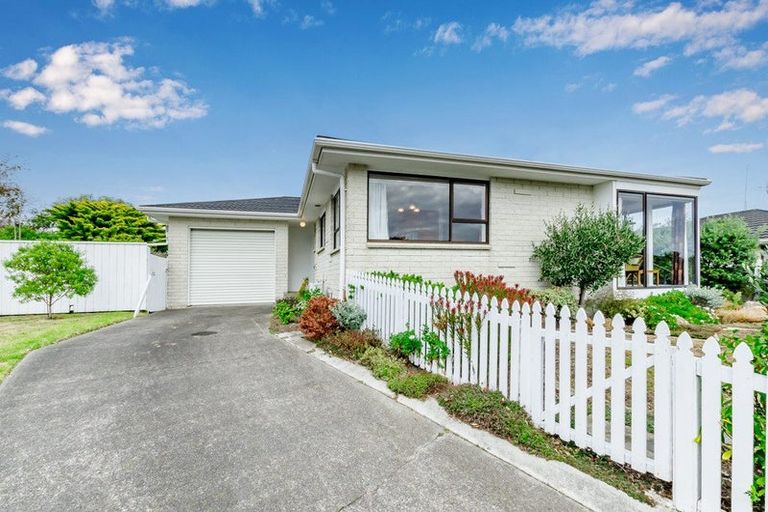Photo of property in 2 Malfroy Lane, Raumati Beach, Paraparaumu, 5032