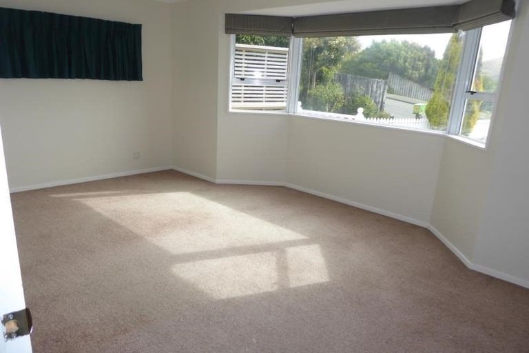 Photo of property in 8 Buccaneer Place, Grenada Village, Wellington, 6037