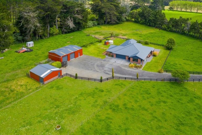 Photo of property in 225a Kairau Road, Brixton, New Plymouth, 4373