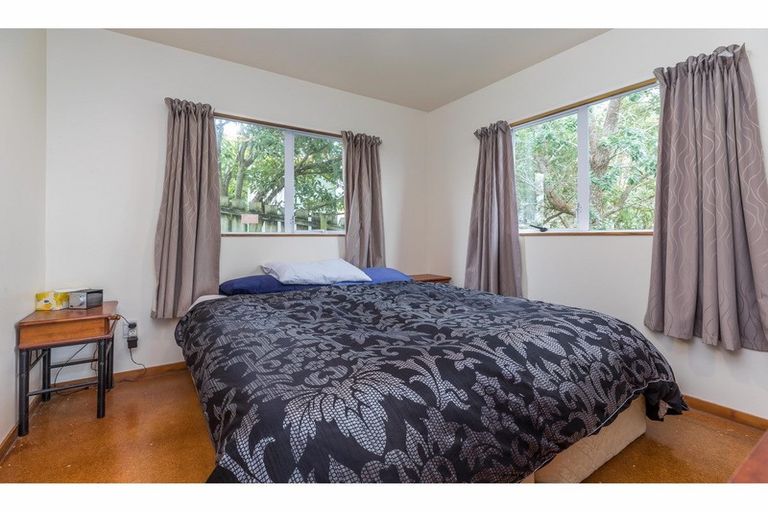 Photo of property in 12a Jean Place, Stanmore Bay, Whangaparaoa, 0932