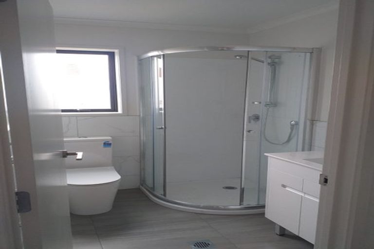 Photo of property in 2 Emerald Avenue, Rosehill, Papakura, 2113