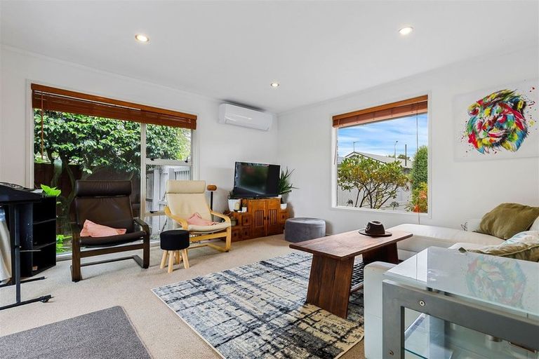 Photo of property in 1/167 Springfield Road, St Albans, Christchurch, 8014