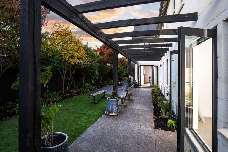 Photo of property in 5 Merivale Lane, Merivale, Christchurch, 8014