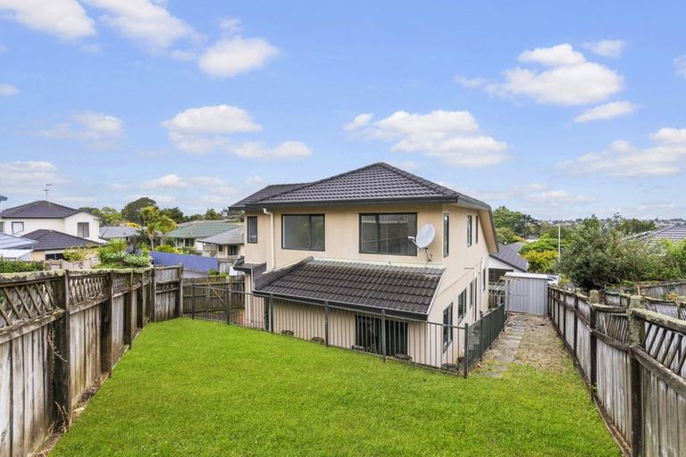Photo of property in 2/14 Mossop Rise, Glenfield, Auckland, 0629