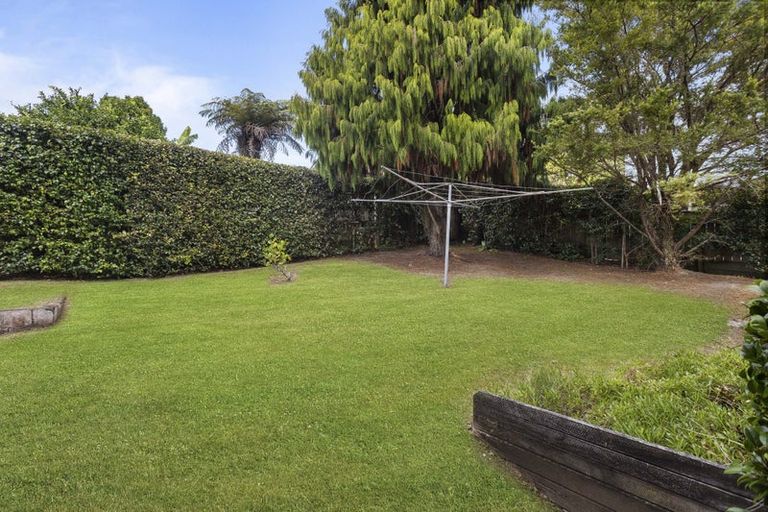 Photo of property in 7 Kathleen Street, Totara Vale, Auckland, 0627