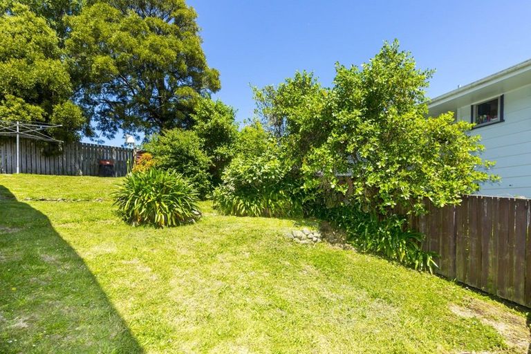 Photo of property in 51 Blueberry Grove, Timberlea, Upper Hutt, 5018