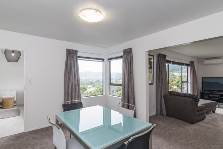 Photo of property in 91 Victory Crescent, Tawa, Wellington, 5028