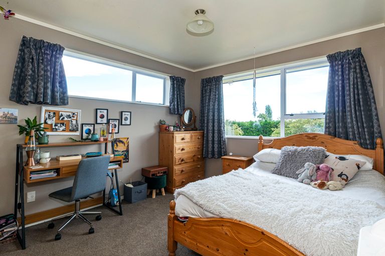 Photo of property in 70 Halstead Road, Pleasant Point, 7903