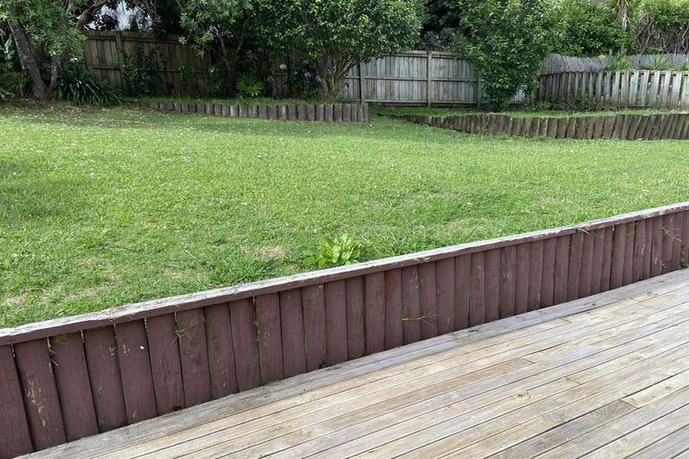 Photo of property in 2/5 Finn Place, Totara Vale, Auckland, 0629