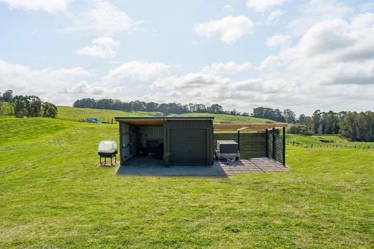 Photo of property in 5 Vickers Way, Acacia Bay, Taupo, 3385