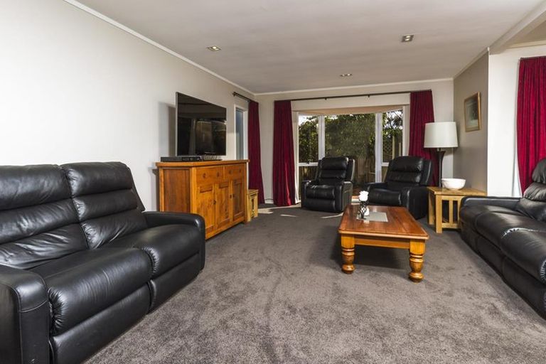 Photo of property in 1/45 Matipo Road, Mairangi Bay, Auckland, 0630
