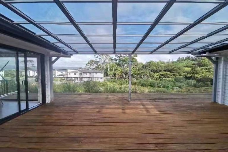 Photo of property in 7 Kaimai Avenue, Massey, Auckland, 0614