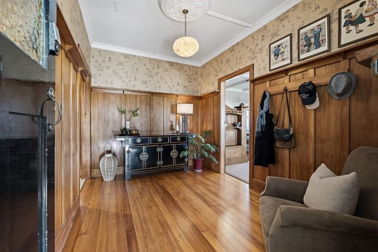 Photo of property in 83 Carrington Street, Lower Vogeltown, New Plymouth, 4310