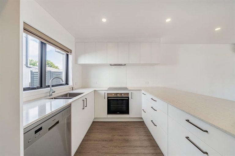 Photo of property in 8/104 Martin Street, Wallaceville, Upper Hutt, 5018