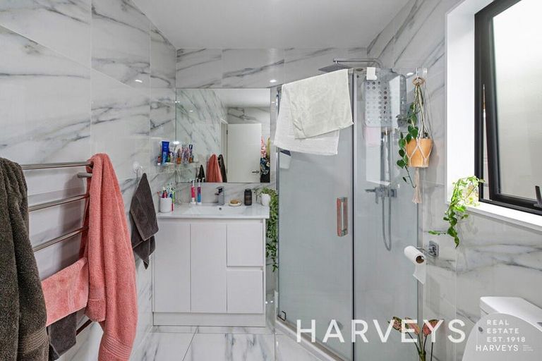 Photo of property in 71a Fruitvale Road, New Lynn, Auckland, 0600