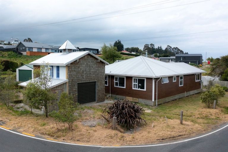 Photo of property in 43 Hill Road, Warrington, Waikouaiti, 9471