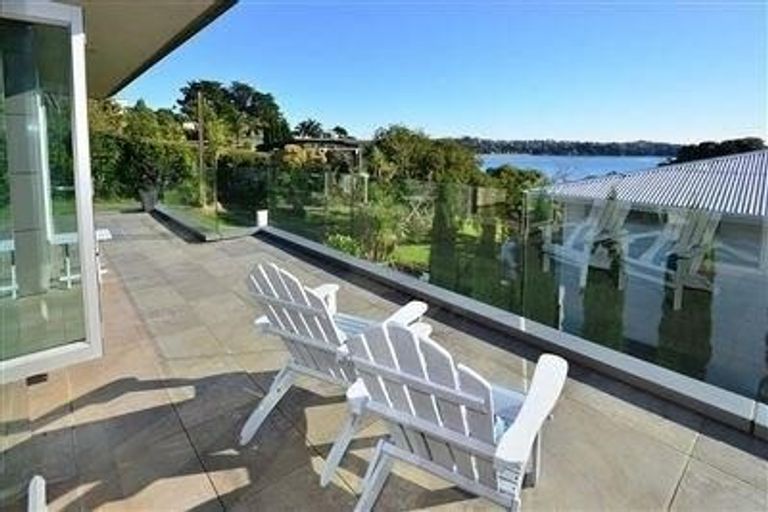 Photo of property in 42a Tindalls Bay Road, Tindalls Beach, Whangaparaoa, 0930