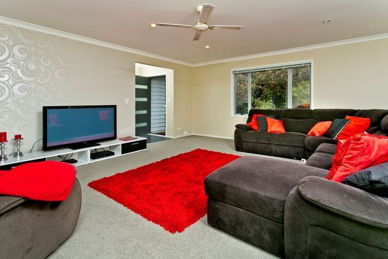 Photo of property in 115 Sunnynook Road, Forrest Hill, Auckland, 0620