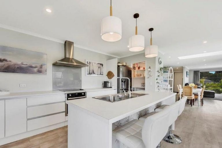 Photo of property in 19 Les Wakefield Road, Mapua, 7005