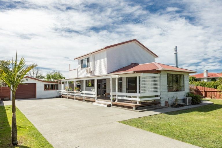 Photo of property in 3 Memorial Park Avenue, Haumoana, 4102