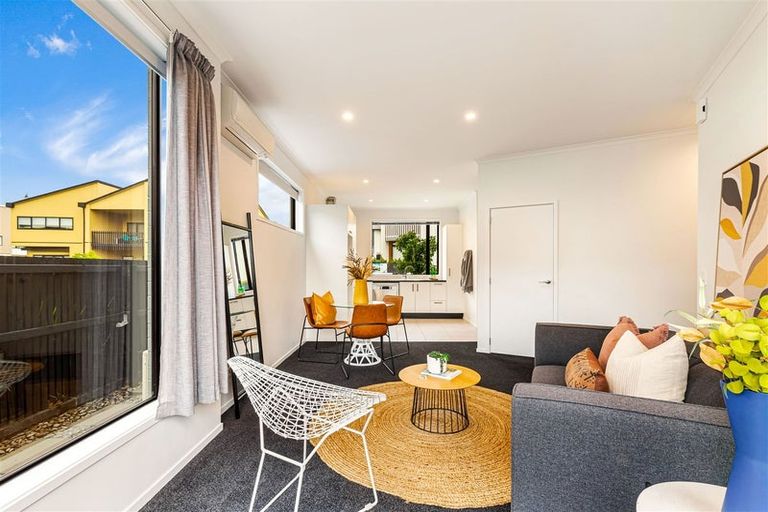 Photo of property in 10 Frank Gill Road, Hobsonville, Auckland, 0616