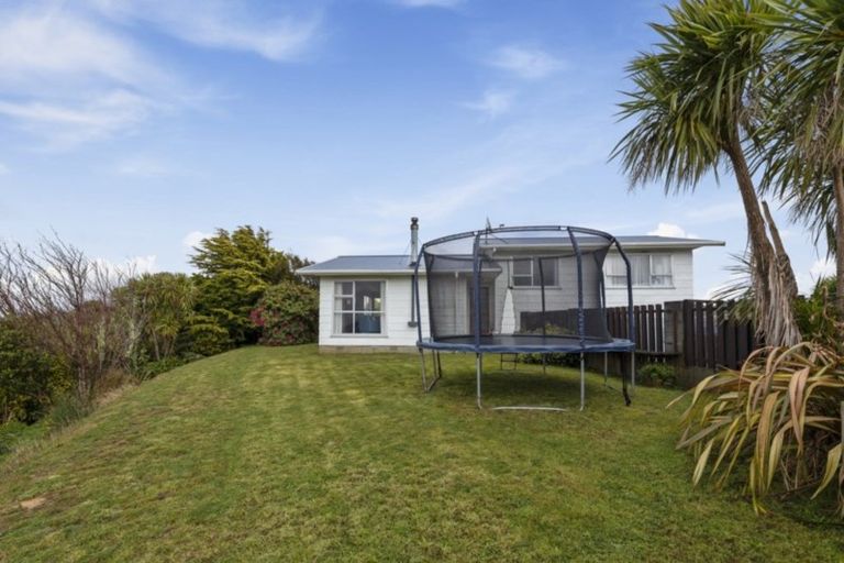 Photo of property in 6 Owaka Close, Kelson, Lower Hutt, 5010