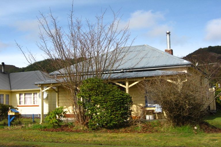 Photo of property in 43 Church Street, Reefton, 7830