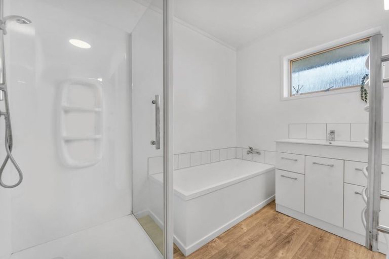 Photo of property in 2/86 Archers Road, Glenfield, Auckland, 0629