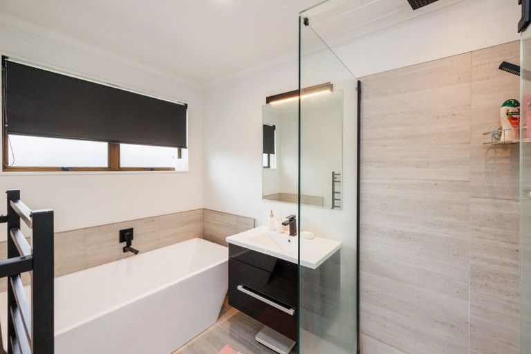 Photo of property in 17 Thomson Street, West End, Palmerston North, 4412