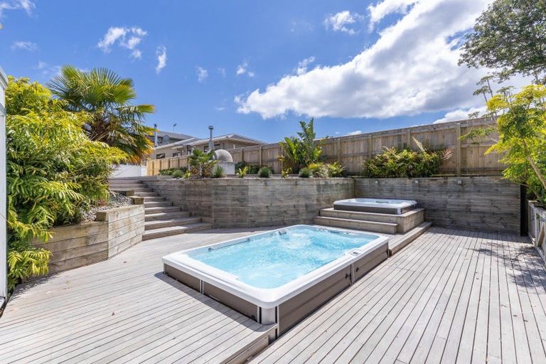 Photo of property in 25 Glen Almond Street, New Plymouth, 4310