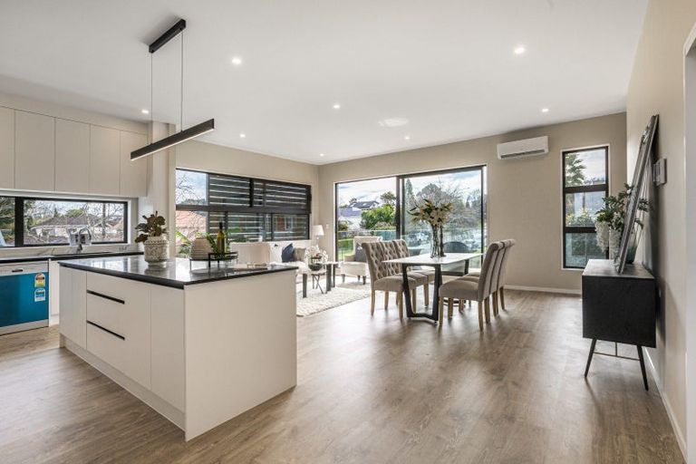 Photo of property in 1/24 Pah Road, Cockle Bay, Auckland, 2014