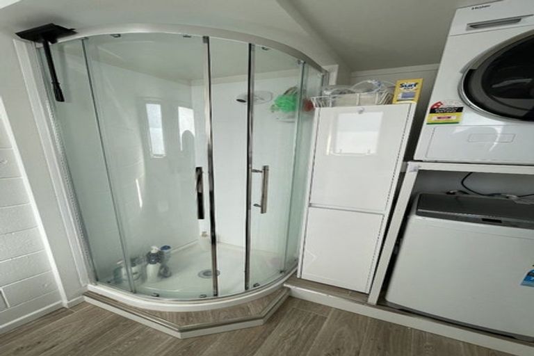 Photo of property in 2/4 Derby Street, Mount Victoria, Wellington, 6011