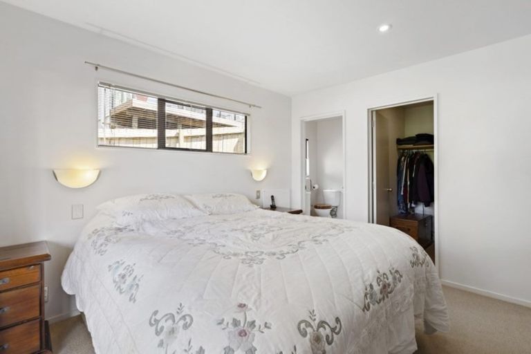 Photo of property in 278c Glamorgan Drive, Northcross, Auckland, 0630