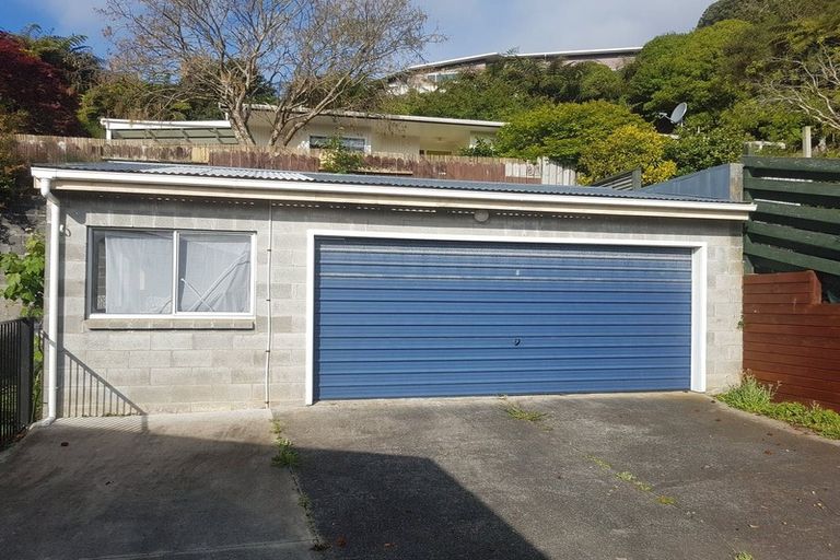 Photo of property in 15 Heaphy Street, Westown, New Plymouth, 4310