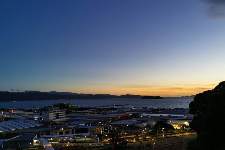 Photo of property in 10 Korokoro Road, Korokoro, Lower Hutt, 5012