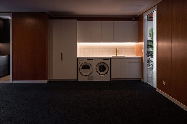 Photo of property in 70 Oak Road, Poraiti, Napier, 4112